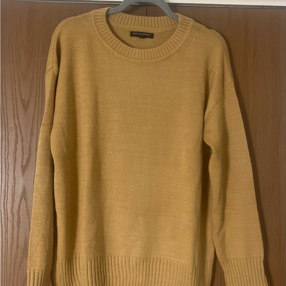 Banana Republic Women’s Essential Sweater - Picture 2 of 4